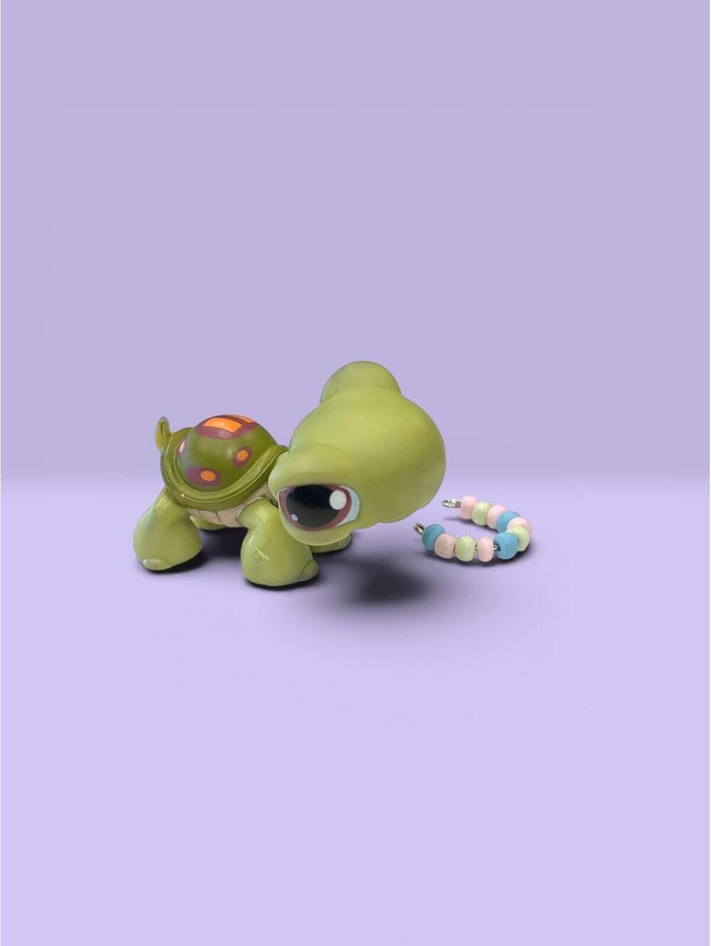 Littlest Pet Shop Green Turtle #008 with necklace Accessory LPS